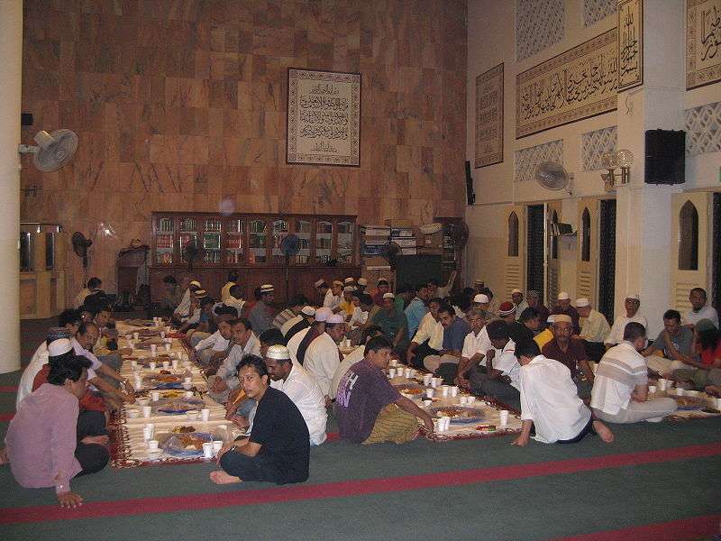 ماه رمضان و روزه وتاثيرات فردي واجتماعي