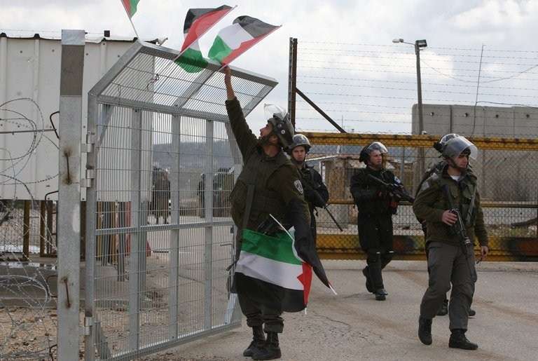 Un détenu palestinien libéré, 2 autres toujours en grève de la faim