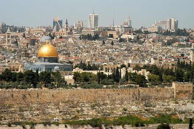 عطاءات لبناء 1200 وحدة استيطانية في القدس المحتلة