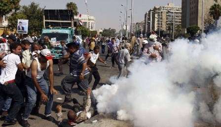 25قتيل واطلاق النيران امام دار الحرس الجمهوري على عزل مرسي