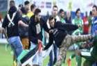 تماشاگران خشمگین اتریشی به بازیکنان تیم فوتبال رژیم صهیونیستی حمله کردند