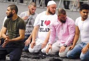 German Muslims Rally Faiths for Peace