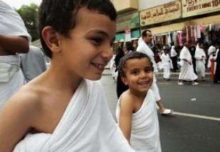Saudi Mulls Banning Kids from Hajj
