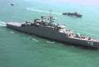 البحرية الإيرانية في خليج عدن توجه تحذيراً لسفينة حربية امريكية
