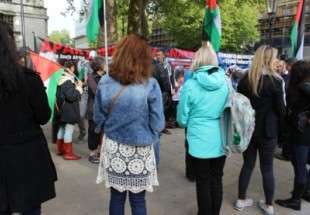 تجمع هواداران فلسطین مقابل دفتر نخست وزیر بریتانیا