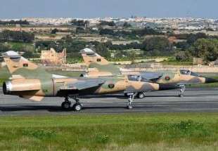 الطيران الليبي يقصف عدد من مواقع تنظيم "داعش" الارهابي