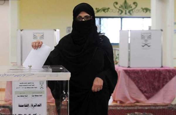 پیروزی زنان در انتخابات شوراهای شهر عربستان