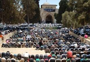 حضور گسترده فلسطینیان در نمازجمعه مسجدالاقصی/ شهادت نوجوان فلسطینی در کرانه باختری