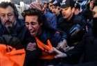 Turkish police launch crackdown on protesters in Istanbul