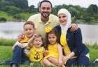 اخراج اجباری خانواده مسلمان از هواپیمای آمریکایی