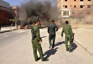 Yemen crisis: 25 police recruits dead in Mukalla bombing