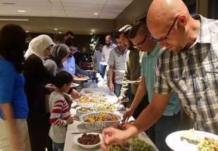 برگزاری مراسم افطار برای پناهجویان سوری در کلیسای کانادا