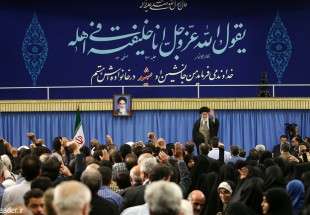 رہبر انقلاب اسلامی سے شہدائے ہفتم تیر اور مدافعان حرم کے اہل خانہ کی ملاقات