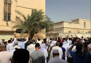 ادامه تحصن هزاران شهروند بحرینی/ برقراری محدودیت های جدید برای مردم بحرین