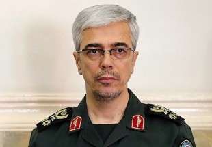اللواء باقري: ايران على استعداد لتطوير علاقاتها العسكرية مع باكستان