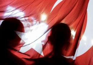 تركيا تغلق عشرات وسائل الاعلام المرئية والمقروءة والمسموعة