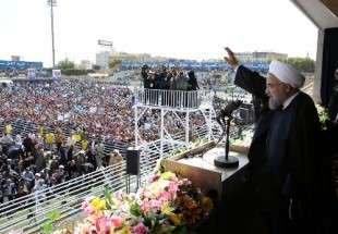 روحاني: العالم یتطلع الیوم الی اقامة افضل العلاقات مع ایران