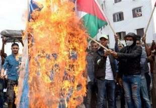 مغربی ها، پرچم رژیم صهیونیستی را به آتش کشیدند
