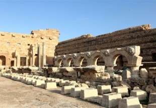 Des volontiers libyens protègent un cité romaine
