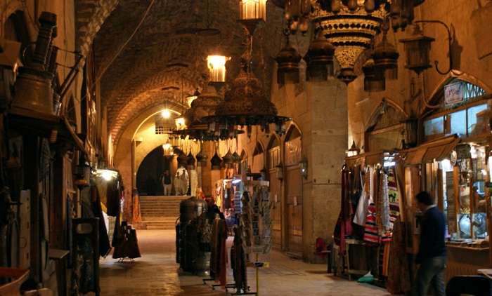بازار « خان الشونی» در بخش قدیمی شهر حلب ، سال 2009 میلادی