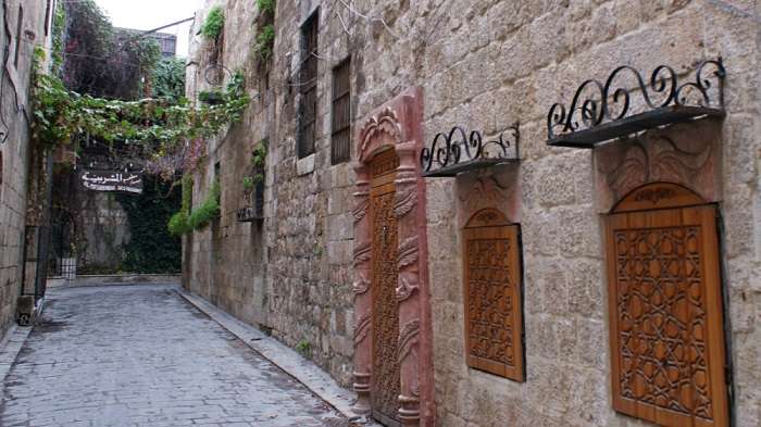 ورودی رستوران « المشربیه» در بخش قدیمی شهر حلب، سال 2009 میلادی