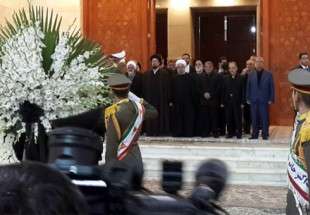 ادای احترام دکتر روحانی به رییس فقید مجمع تشخیص مصلحت نظام