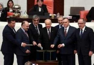 Le Parlement turc approuve la révision de la Constitution