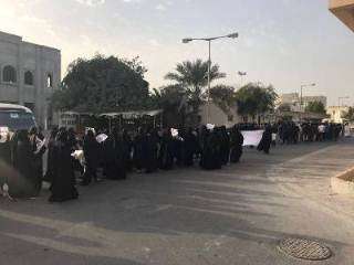 البحرينيون يُواصلون مسيرات الغضب