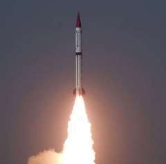 صاروخ باليستي يمني يصل العاصمة الرياض