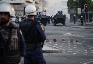 تداوم درگیری نیروهای امنیتی بحرین با معترضان/ خودداری آل خلیفه از تحویل دادن پیکر سه شهید بحرینی