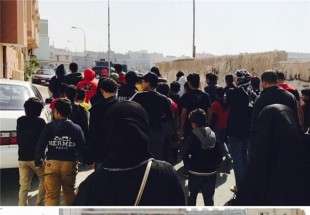حمله نیروهای آل خلیفه به تظاهرات کنندگان بحرینی