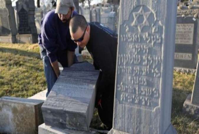 تدمير القبور اليهودية بمدينة فيلاديفيا الأمريكية