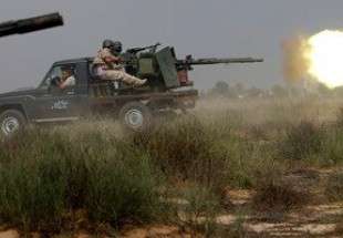 الجيش الليبي يكثف قصفه للمسلحين لاستعادة الموانىء النفطية