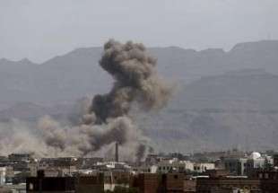 شمار تلفات حمله بمب افکن های سعودی در یمن به 22 نفر رسید/ کشتی جنگی ائتلاف سعودی در سواحل یمن منهدم شد