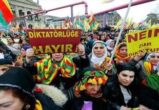 تركيا تستدعي سفير سويسرا احتجاجا على سماحها بتظاهرة للاكراد