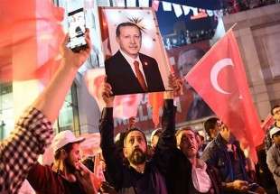رأی مثبت مردم ترکیه به اصلاح قانون اساسی/اردوغان: مردم ترکیه از اراده ملی و دموکراسی دفاع کردند