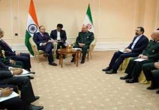 تأکید بر لزوم مبارزه با تروریسم در دیدار وزرای دفاع ایران و هند