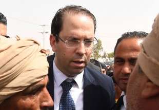 Le chef du gouvernement tunisien limoge  deux ministres