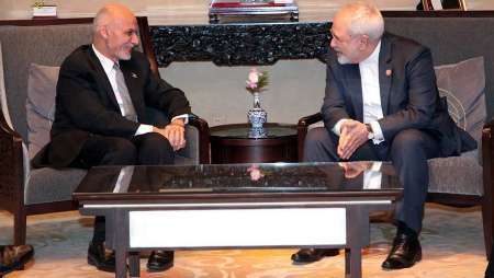ظريف يلتقي الرئيس الافغاني