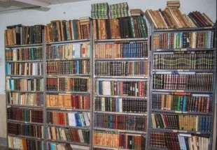 اهدای کتابخانه شخصی استاد دانشگاه آمریکا به حرم امام حسین(ع)