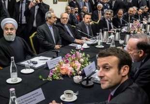 Macron félicite la réélection de Rohanie et demande le reforcement des relations entre les deux pays
