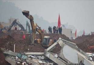 دفن 100 شخص جراء انهيار أرضي في الصين