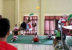 En Indonésie,  sepak takraw, une sport aussi pour les filles musulmanes