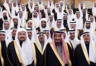 موقع بريطاني يكشف عن تفاصيل نهب آل سعود لثروة مواطنيهم