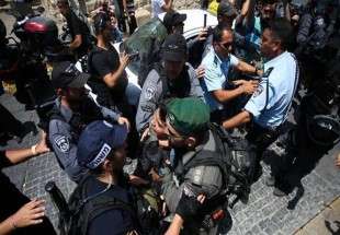 ارتش رژیم صهیونیستی بیت المقدس را به پادگان نظامی مبدل کرد/زخمی شدن بیش از 50 نفر در حمله نظامیان اسرائیلی به نمازگزاران فلسطینی