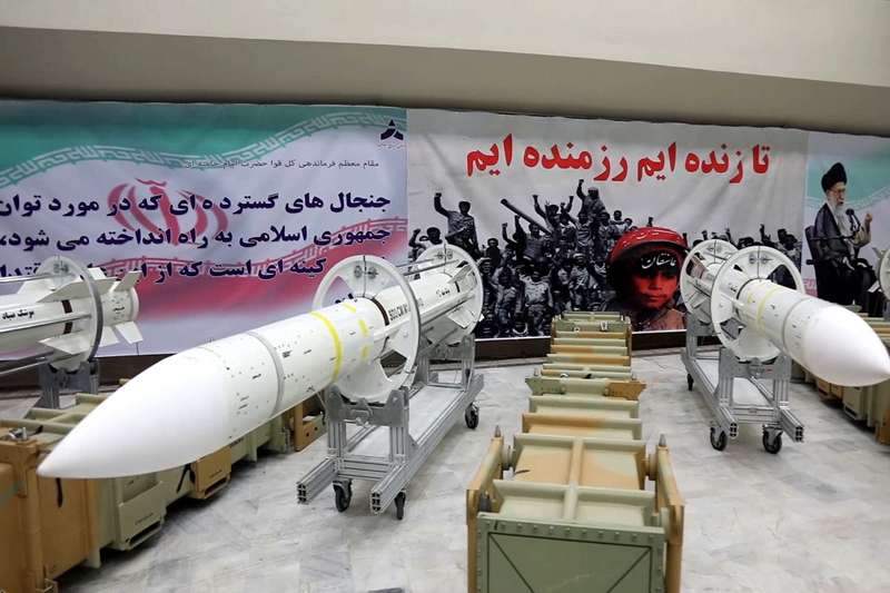 افتتاح خط تولید انبوه و تحویل دهی موشک صیاد 3