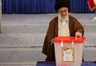 ایرانی معاشرہ  دین و جمہوریت کا نمونہ ہے