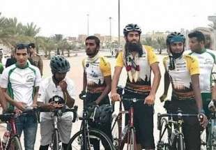 9حجاج يصلون إلى مكة بعد ان قطعوا 3000 كلم بدراجاتهم !
