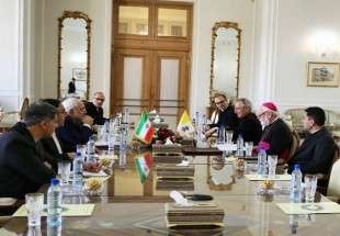 دیدار و گفتگوی وزیر امور خارجه واتیکان با محمد جواد ظریف