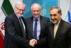Velayati meets with ANU chancellor (Photo)  <img src="/images/picture_icon.png" width="13" height="13" border="0" align="top">